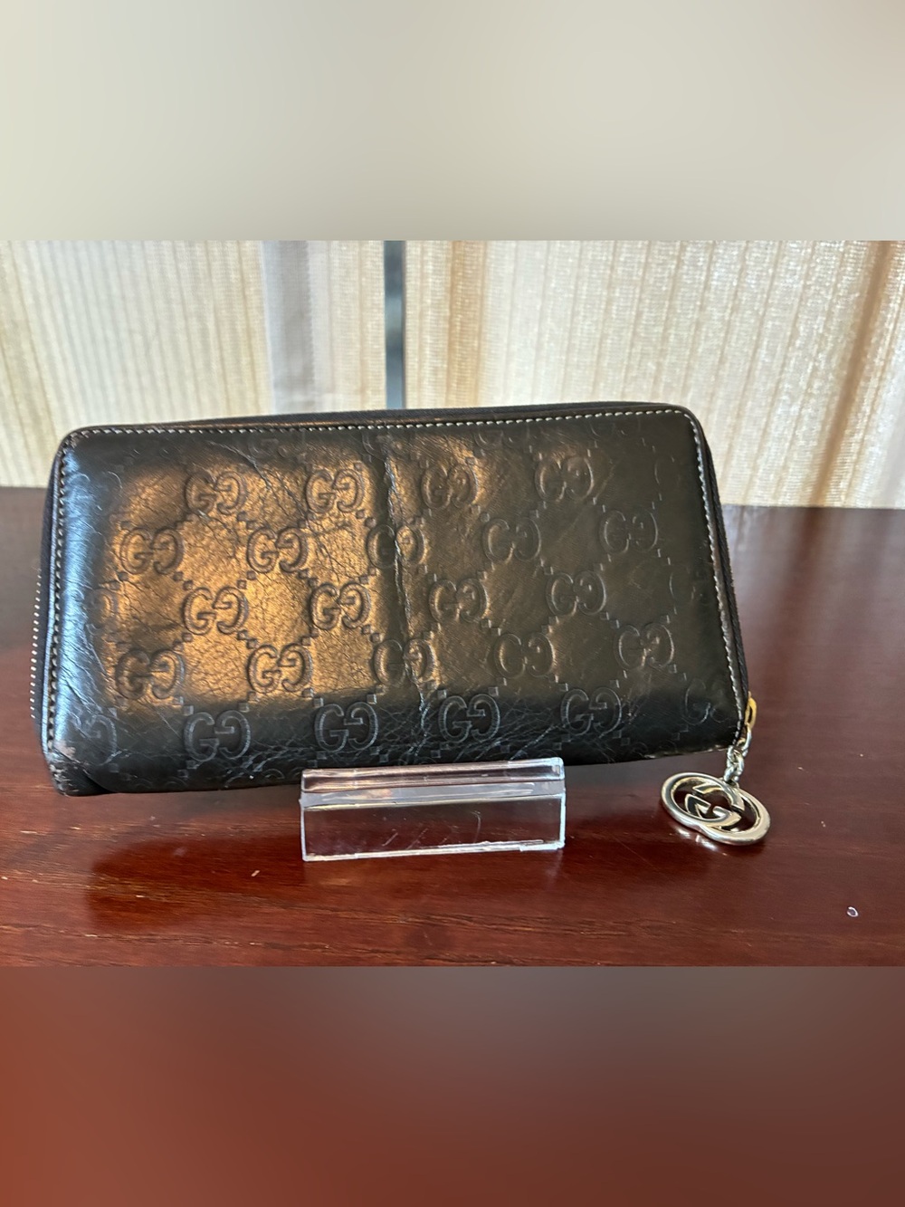 Gucci Brown Embossed GG Leather Zip Card & Key Holder - Picture 3 of 9